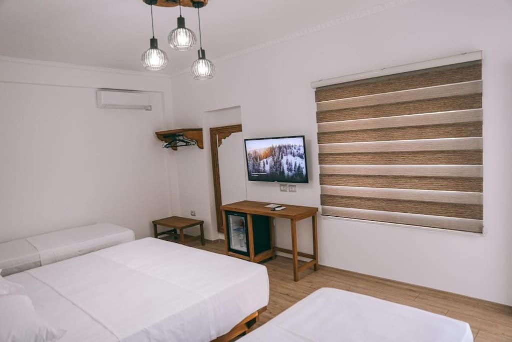 Cereni Guesthouse Berat Bagian luar foto