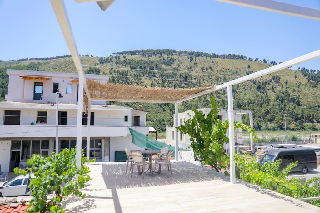 Cereni Guesthouse Berat Bagian luar foto